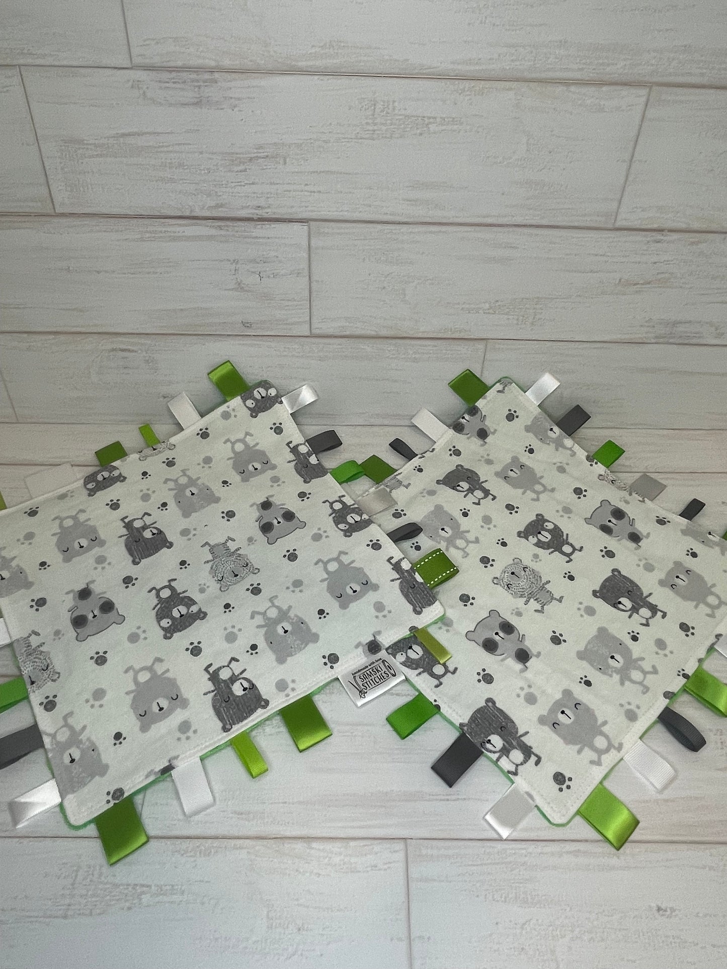 Monochrome Bear & Green Taglet Set of 2
