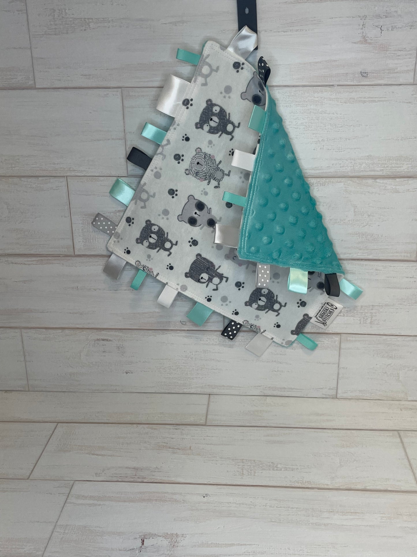 Monocrome Bear & Light Blue Sensory Taglet